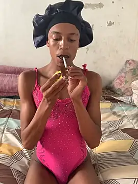 Kinky-Nicky04 online show from April 13, 7:03 am