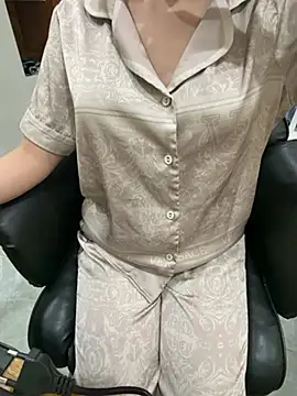 Snapshot of MiuLuxe chatting on March 2, 12:34 pm MiuLuxe online show from March 2, 12:34 pm