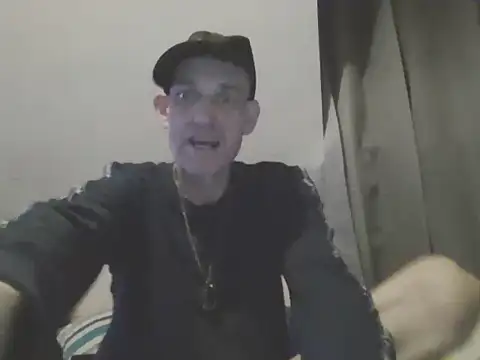 DOUBLETROUBLE7773 online show from April 6, 12:08 am