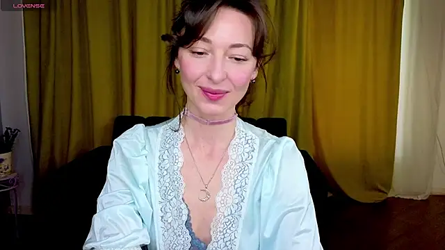 Kate Millersi online show from April 22, 11:45 am