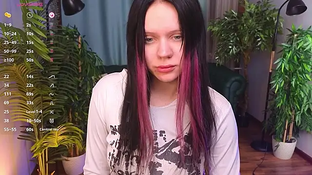 kittenlolla online show from March 28, 5:40 am