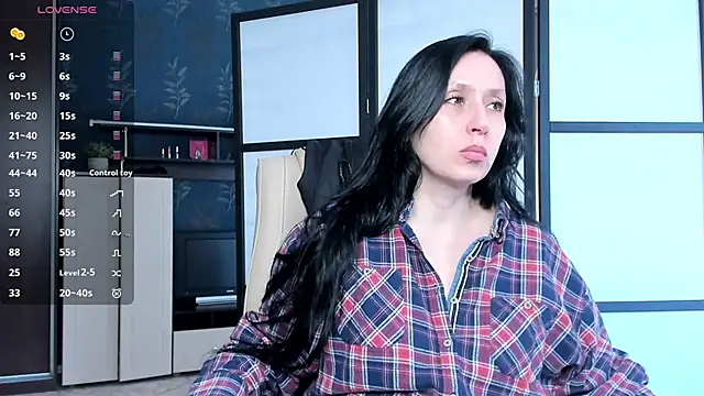 Lucky Milf online show from April 3, 10:02 am