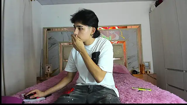 monky 0002 online show from March 17, 12:04 am