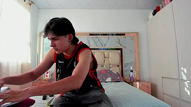 monky 0002 online show from March 22, 9:51 pm