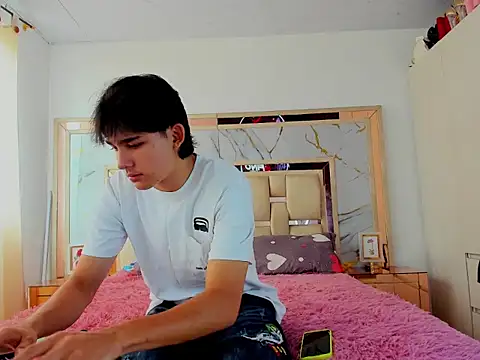 monky 0002 online show from March 25, 3:07 pm