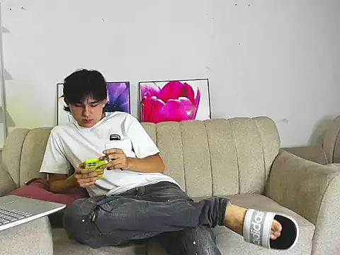 monky 0002 online show from March 30, 11:50 pm