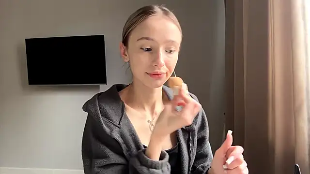 Snapshot of ClonedAge chatting on March 3, 11:16 am ClonedAge online show from March 3, 11:16 am