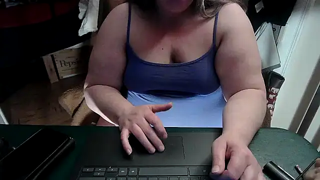 smalltowntrouble online show from April 14, 1:22 am