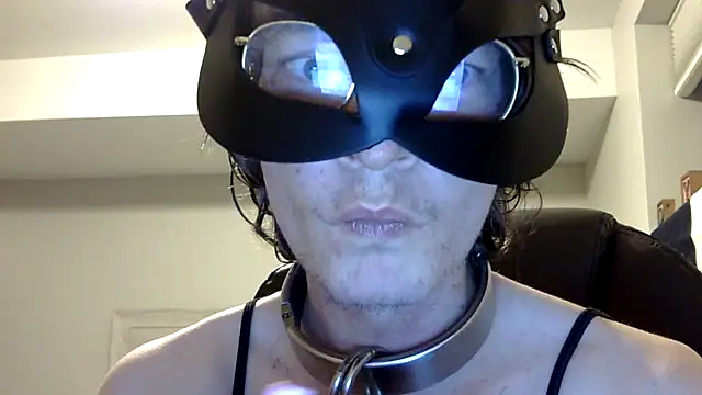 Snapshot of KinkyKittyBoy chatting on July 6, 7:49 am KinkyKittyBoy online show from July 6, 7:49 am