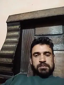 Snapshot of gauravsexy chatting on June 11, 1:05 am gauravsexy online show from June 11, 1:05 am