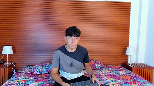 peakk twiinns online show from April 12, 11:15 am