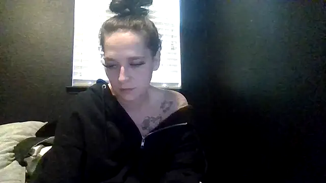 TallHungandCloudy69 online show from May 19, 1:56 am