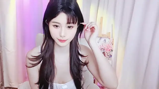 Snapshot of Mia_168 chatting on April 26, 12:41 am Mia 168 online show from April 26, 12:41 am