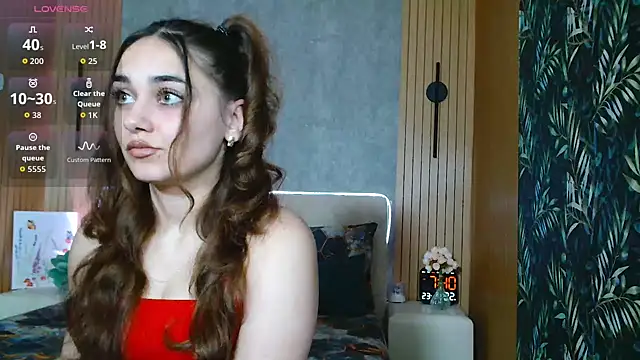 Snapshot of KatarinaHeaven chatting on April 22, 4:41 pm KatarinaHeaven online show from April 22, 4:41 pm