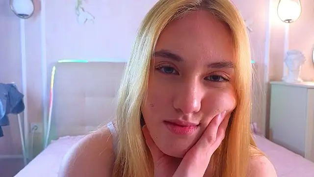 JenniferCamprell online show from April 16, 9:39 pm