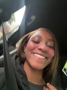 LiaTrainor online show from March 18, 12:30 pm