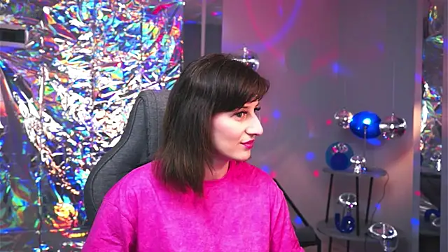 EmmaWheelers online show from April 10, 2:33 pm