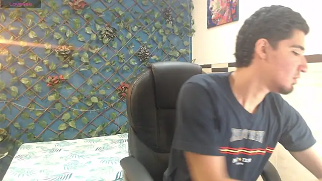 Roccoallegeri online show from April 1, 12:50 pm