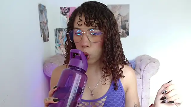 sweetluna luna online show from April 10, 5:28 pm