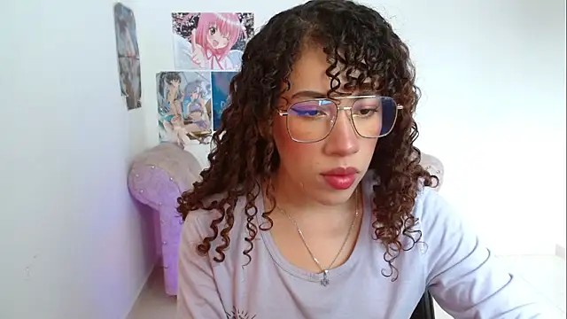 sweetluna luna online show from April 11, 1:59 pm