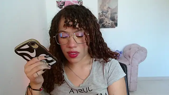 sweetluna luna online show from April 12, 3:28 pm