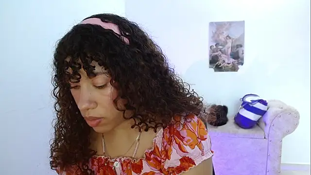 sweetluna luna online show from April 28, 10:15 pm