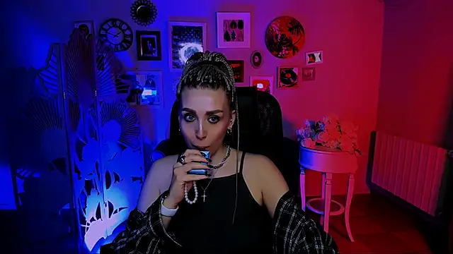 MonicaRiley online show from April 20, 1:03 pm