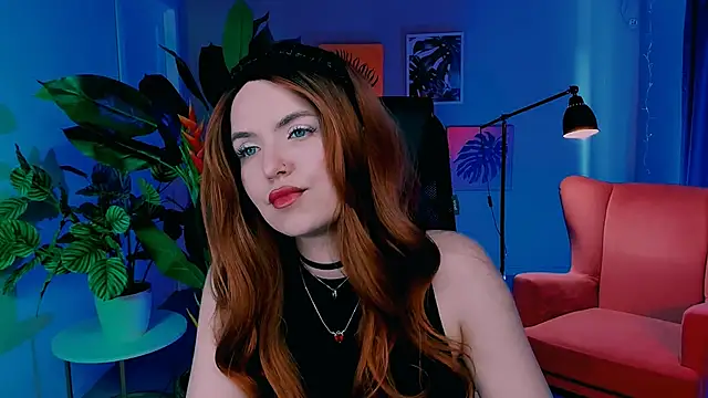 Snapshot of AliceSmite chatting on May 13, 11:51 am AliceSmite online show from May 13, 11:51 am