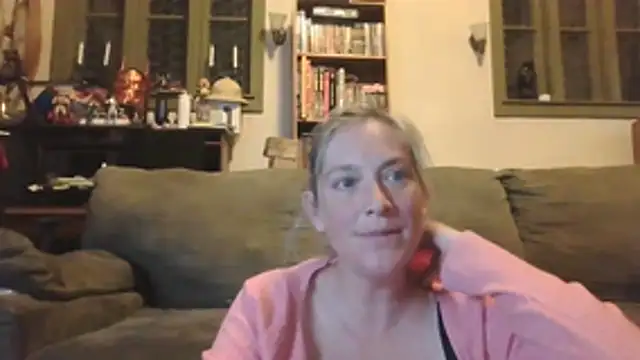Snapshot of MistyMountains96 chatting on June 3, 2:14 am MistyMountains96 online show from June 3, 2:14 am