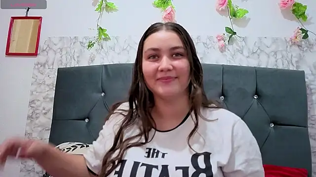 Snapshot of Mikaellaginx chatting on March 2, 6:48 pm Mikaellaginx online show from March 2, 6:48 pm