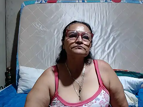 Snapshot of _BellaNocturna chatting on April 27, 4:10 am BellaNocturna online show from April 27, 4:10 am