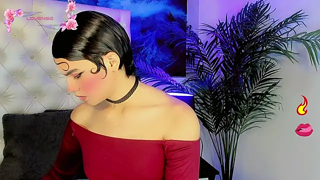 Snapshot of Valentiina_Foxx chatting on July 17, 10:11 am Valentiina Foxx online show from July 17, 10:11 am