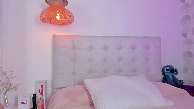 Snapshot of Vanessa_cruz_18 chatting on July 8, 11:09 pm Vanessa cruz 18 online show from July 8, 11:09 pm