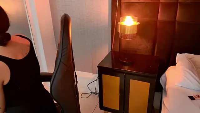 EllaEvanzz online show from April 16, 12:22 am