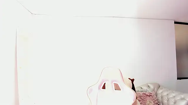 KoralCruz  online show from March 5, 3:30 pm