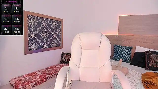  Azahaaraa  online show from April 10, 3:12 am