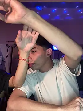 Lucasss2204 online show from March 19, 4:16 am