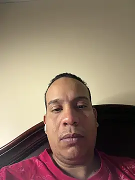 latinocaliente94 online show from March 3, 6:41 am