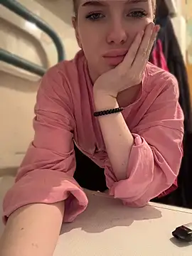 KayShaw online show from April 16, 5:14 pm