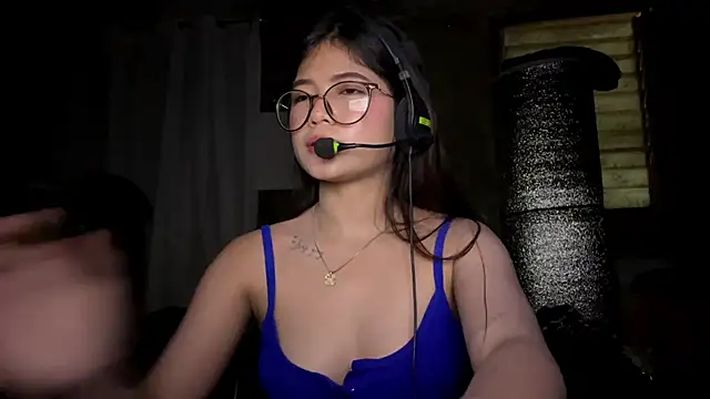 izamonroe online show from March 10, 7:35 am