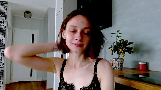 misssweet online show from June 4, 9:48 am
