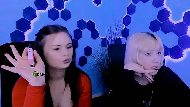 miss courtney  online show from April 7, 10:26 am