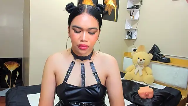 hugecelestina online show from April 13, 4:07 am