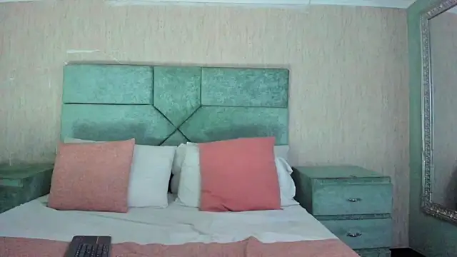 ChritianDowney online show from March 7, 4:53 am