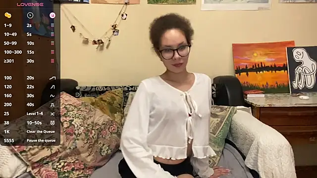 Selena blom online show from April 9, 1:05 pm