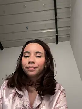 Nicole Cute04 online show from April 23, 4:03 am