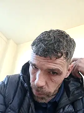 Snapshot of hulllad40 chatting on March 3, 3:18 pm hulllad40 online show from March 3, 3:18 pm