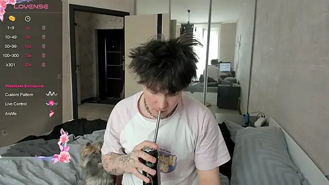 MIya Chinen online show from April 21, 12:55 pm