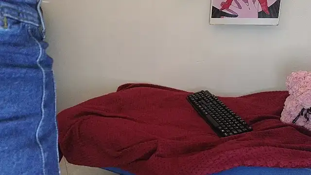 Caroline hernandes online show from April 16, 12:39 pm