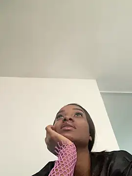 SandyAdaezee online show from April 17, 7:06 pm